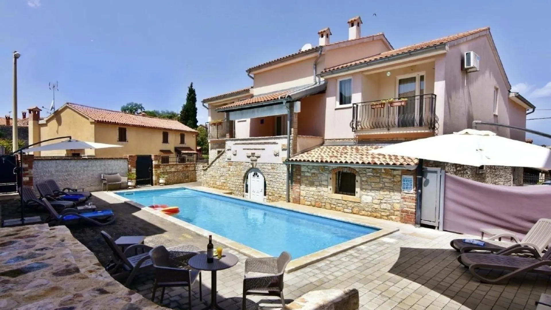 Klimatisierte Wohnung In Tar Mit Grill, Gemeinschaftlichem Pool Und Garten Poreč